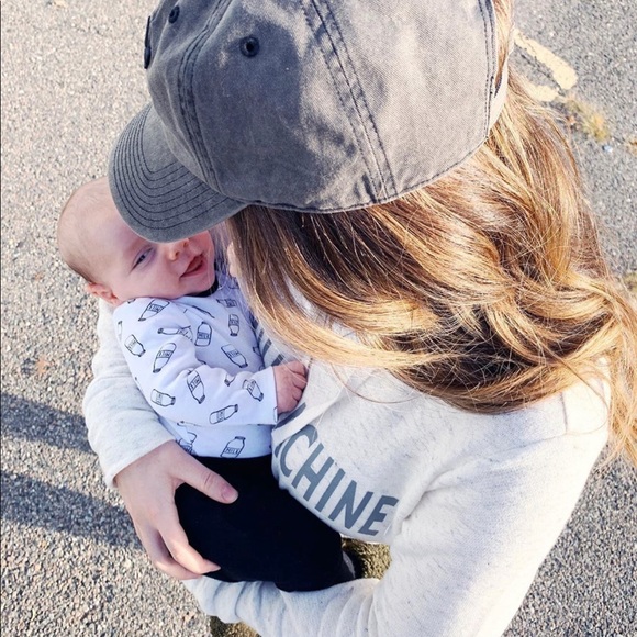 ๐๐ผ WELCOME TO MY CLOSET! - Picture 3 of 4